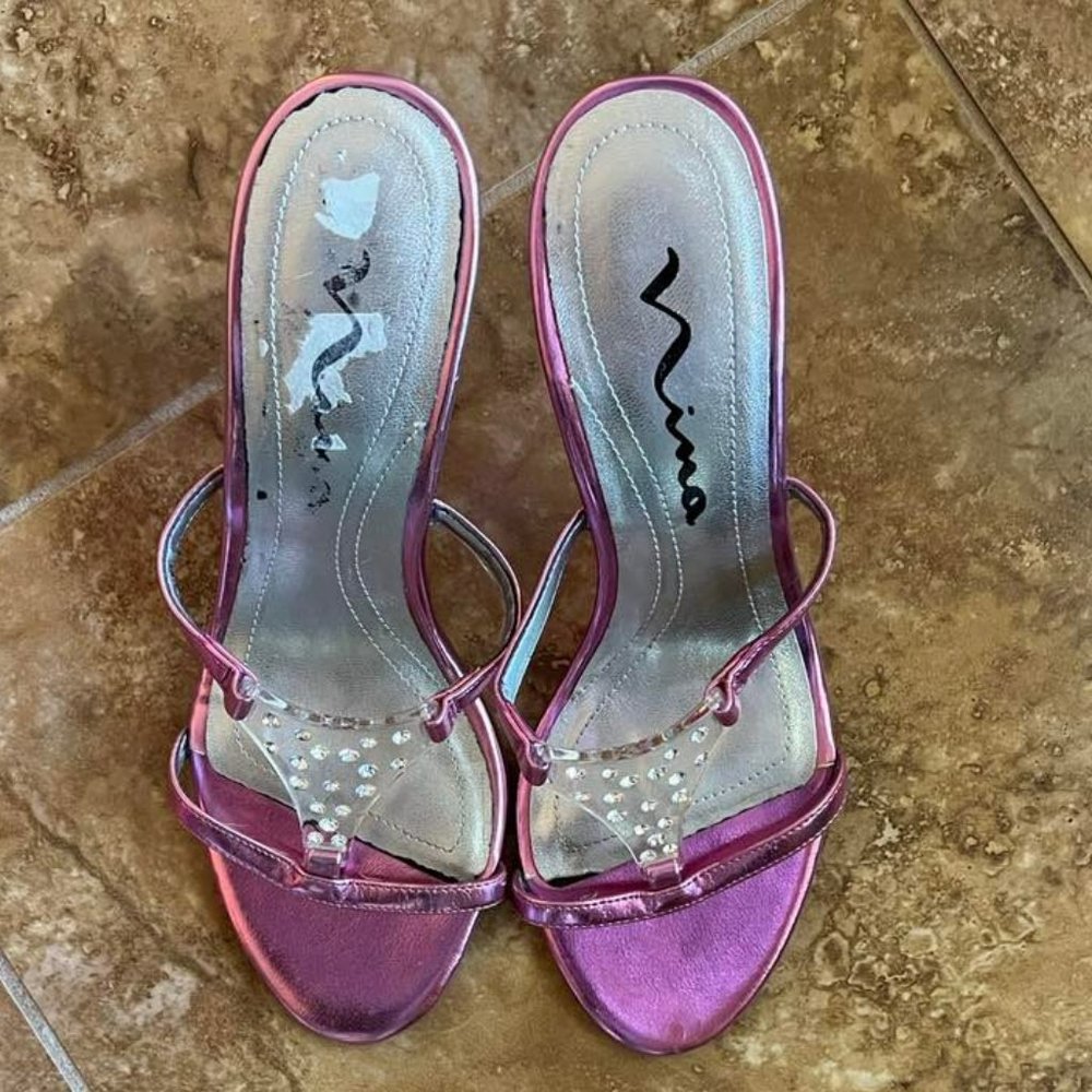 Nina Hot Pink Kitten Heels Size Six US